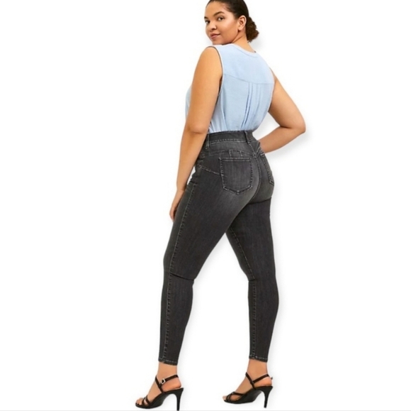 torrid Denim - Torrid Bombshell Skinny Black Jean Size 22 High Rise Stretch 28" L